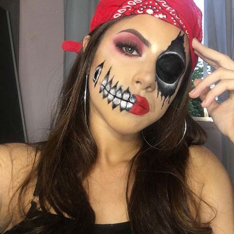 23 Pirate Makeup Ideas for Women to Copy This Halloween - Page 2 of 2 - StayGlam Pirate Makeup Ideas, Pirate Makeup, Makeup Ideas For Halloween, Glam Eye Makeup, Clever Halloween Costumes, Cool Halloween Makeup, Purple Eye Makeup, Pirate Halloween, Amazing Halloween Makeup