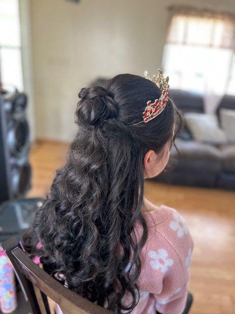 Half Up Half Down Bun Quinceanera Hairstyles, Quinceñera Updos With Crown, Half Up Half Down With Crown, Quince Hair Ideas Half Up Half Down, Princess Hairstyles With Tiara, Quinceanera Hairstyles Half Up Half Down, Hairstyles For Quinceanera With Crown, Quince Hair, Quince Stuff