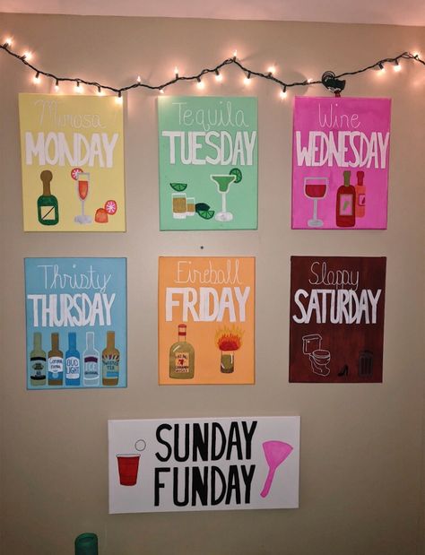 Tapestry For College Dorm, Apartment Decorating With Best Friend, Drink Painting Canvases, Dorm Art Canvases, Party House Interior, Roommate Organization, College Diy Crafts, Collage Apartment, College Crafts