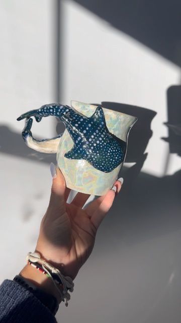 Mug Inspiration Design, Shark Mug Pottery, Whale Pottery Ideas, Sea Life Pottery, Whale Shark Pottery, Whale Shark Decor, Ceramic Whale Shark, Whale Shark Ceramic, Shark Pottery Painting