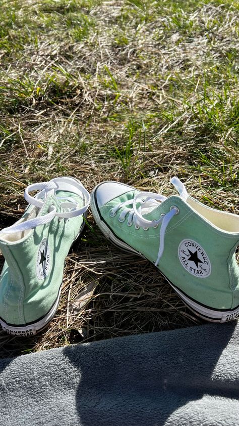 Light Green Converse, Green Converse, Forest Photos, White Converse, Fake Story, Pastel Green, Retail Therapy, Converse Sneaker, Cute Shoes