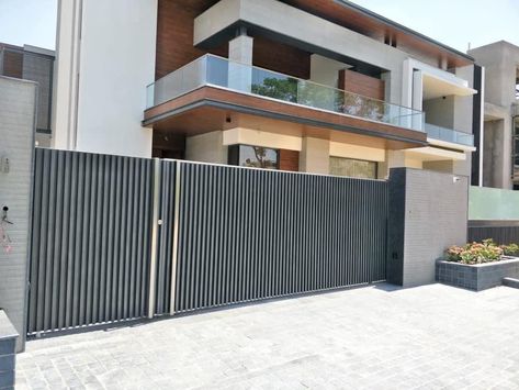 modern iron gate design Aluminium Louvers, Modern Iron Gate, Modern Iron Gate Designs, Compound Wall Gate Design, Latest Main Gate Designs, Latest Gate Design, Iron Main Gate Design, Gate Design Ideas, Modern Main Gate Designs