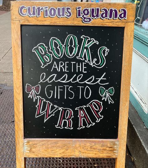 Bookstore Chalkboard Signs, Bookstore Chalkboard, Bookstore Signs, Dream Bookstore, Bookshop Ideas, Floor Quotes, Bookstore Ideas, Teen Library, Library Bulletin Board