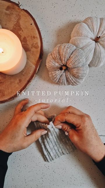 Knitted Pumpkins, Diy Pumpkin Pillow, Pumpkin Pillows Diy, Halloween Pumpkin Diy, Pumpkin Latte, Pumpkin Pillows, Easy Diy Halloween, Thanksgiving Tablescapes, Diy Pumpkin