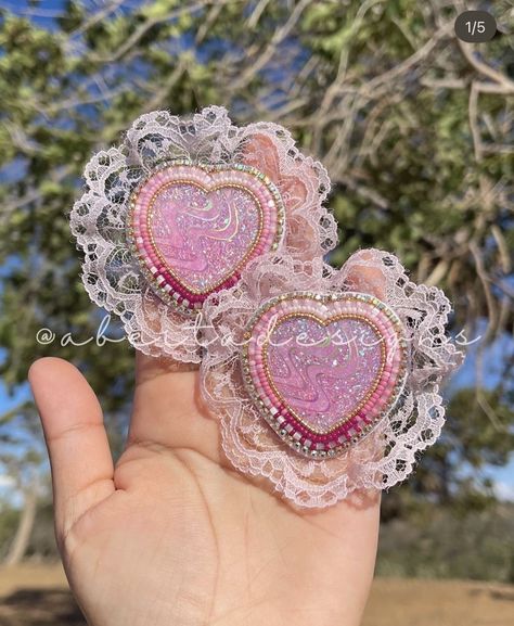 Pink Beaded Earrings, Native American Beadwork Patterns, Beautiful Beaded Earring, Native Beading Patterns, Beaded Earrings Native, Beadwork Designs, Native Beadwork, Beaded Jewlery, Bead Sewing