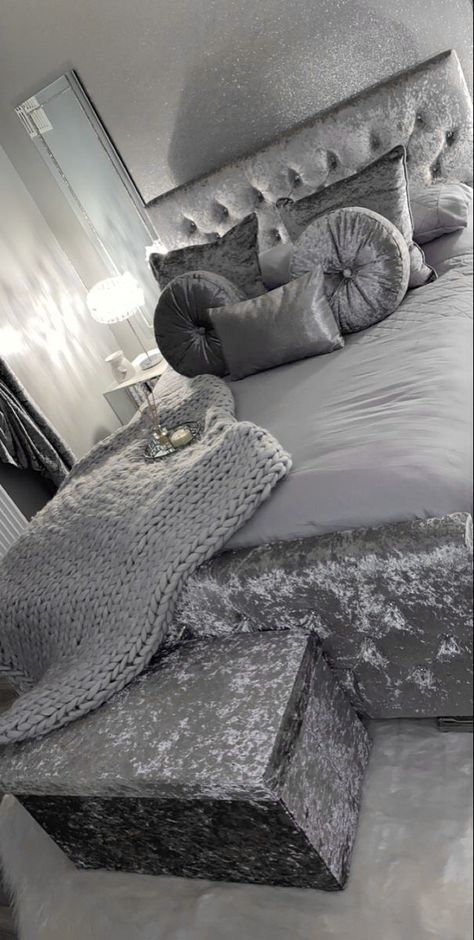 Grey Crushed Velvet Bedroom, Crushed Diamond Bedroom, Chav Bed, Silver Room Aesthetic, Chat Bedroom, Bling Bedroom Ideas, Crushed Velvet Bedroom, Crushed Velvet Bedroom Ideas, Sparkly Bedroom