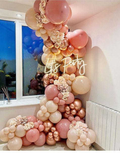 Corner Balloon Garland, Mother’s Day Balloon Garland, Balloons Art, 40 Balloons, Travel Baby Shower Theme, Deco Ballon, Birthday Flowers Bouquet, Travel Baby Showers, 38th Birthday