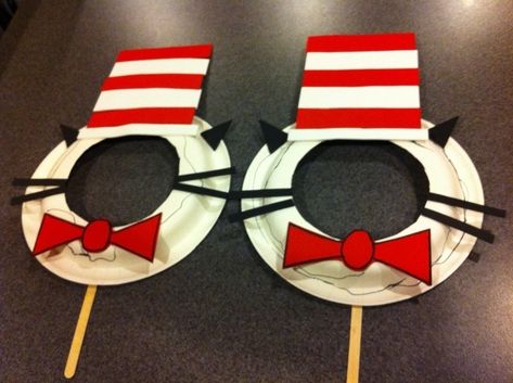 ♥ Cat In The Hat Craft, Dr Seuss Preschool Activities, Doctor Suess Birthday, Dr Seuss Party Ideas, Dr Seuss Art, Dr Seuss Preschool, Dr Seuss Hat, Dr Seuss Classroom, Dr Seuss Activities