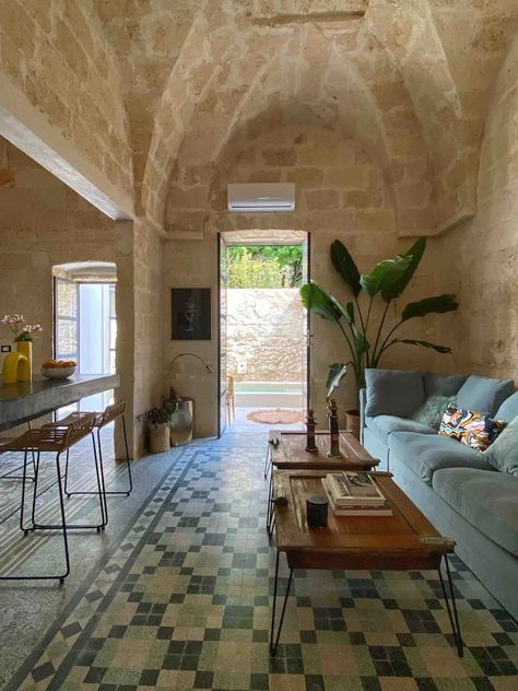 Carovigno, Italy House Pool, Day Room, Puglia Italy, Private House, Plunge Pool, Mediterranean Homes, Backyard Garden Design, Terrace House, Minimalist Modern