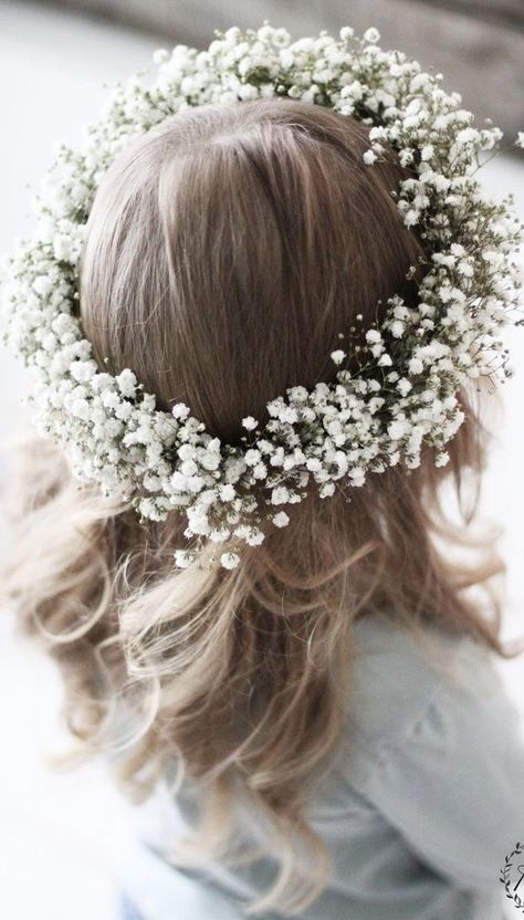 Baby Breath Flower Crown, Bohemian Chic Weddings, Flower Crown Bridesmaid, Wedding Accesories, Flower Girl Crown, Babies Breath, Cap Decorations, Trendy Wedding Hairstyles, France Wedding