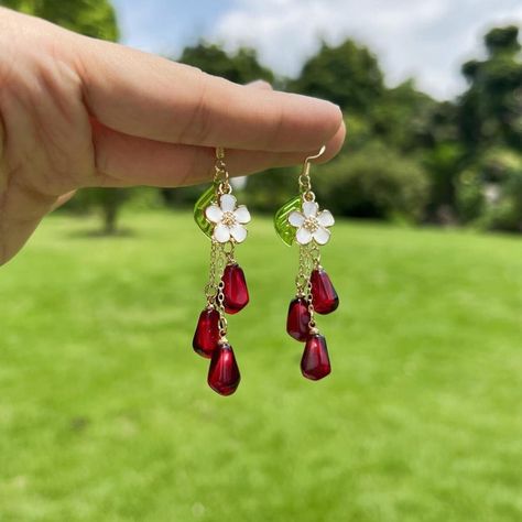 Pomegranate Earrings, Pomegranate Jewelry, Earrings Food, Kawaii Earrings, Food Earrings, Fruit Earrings, Shop Accessories, Pomegranate Seeds, Funky Jewelry