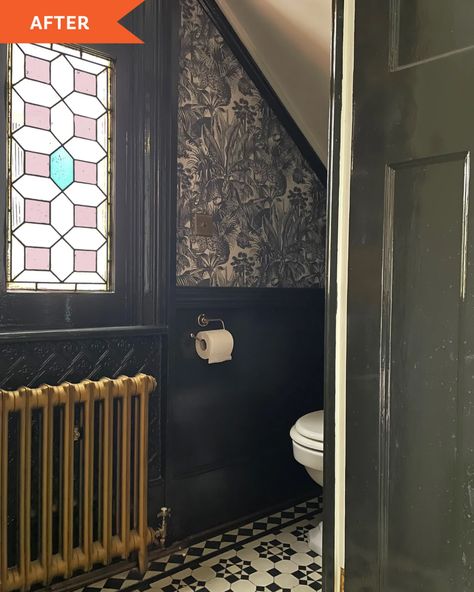 1920s Bathroom Ideas, Deco Powder Room, Small Victorian Bathroom, Victorian Bathroom Tiles, Art Deco Powder Room, Broom Cupboard, Historic Bathroom, Anaglypta Wallpaper, Black White Bathrooms