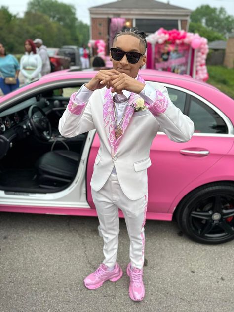 Best Prom Outfits For Men, Sneaker Ball Attire For Men, Pink Prom Fits Men, Prom Suit Ideas For Men, Pink Prom Suits For Men, Prom Suits Black Men, Best Prom Suits For Men, Prom Suit Designs, Custom Prom Suits