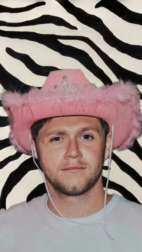 Niall
Niall Horan 
Cowboy
Wallspaper Niall Horan Cowboy Hat, Niall Horan Purple, Pink Cowboy Hat, Purple Hat, Irish Princess, Purple Hats, Concert Outfits, James Horan, Niall Horan