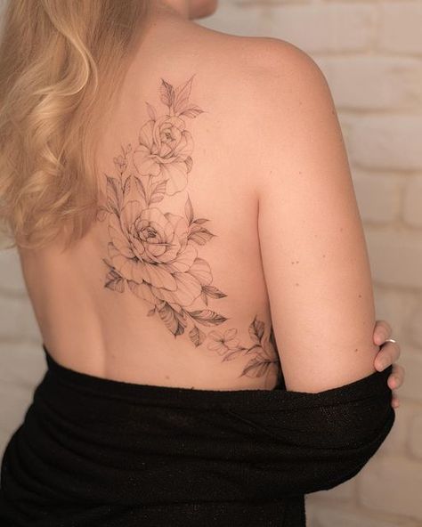 T E R R Y E M I tattoo on Instagram: "Roses 🌸 love this large project covering some small scars 💫" Roses Tattoo On Back, Leo Back Tattoo Women, Hip Scar Tattoo Cover Up, Flower Tattoo Arm Women, Orchid Hip Tattoo, Delicate Flowers Tattoo, Delicate Shoulder Tattoos For Women, Roses Back Tattoo, Back Rib Tattoo