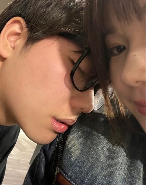 Teenage Love, 사진 촬영 포즈, Couples Vibe, Cute Relationship Photos, Ulzzang Couple, Korean Couple, Cute Relationship Goals, I Love Girls, Couple Aesthetic