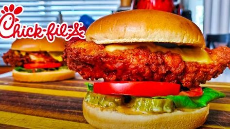 Chick Fil A Spicy Chicken, Spicy Chicken Sandwich Recipe, Chick Fil A Recipe, Chick Fil A Sandwich, Spicy Sandwich, Spicy Chicken Sandwich, Recipe Copycat, Chicken Sandwich Recipe, Popeyes Chicken