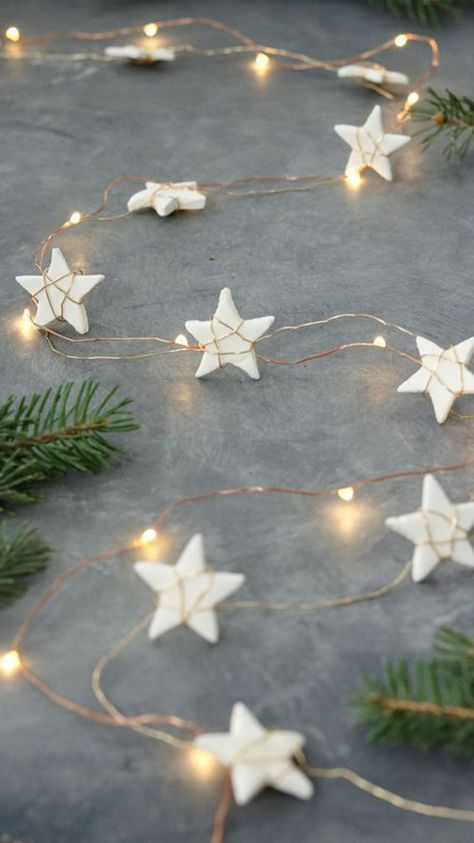 diy home Make your own air dry clay in 5 minutes using ingredients you already have at home. Plus le Star Garland Diy, Clay Easy, Clay Recipe, Christmas Decorations Apartment, Air Clay, Diy Christmas Garland, Christmas Crafts To Sell, Christmas Gifts To Make, Christmas Apartment