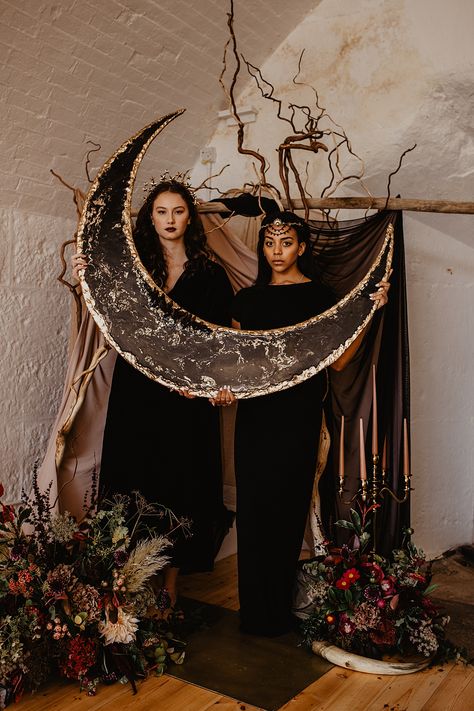 Winter Solstice Wedding, Dark Celestial, Solstice Wedding, Moon Ceremony, Celestial Wedding Theme, Witch Wedding, The Moon And The Stars, Festival Bride, Moon Wedding