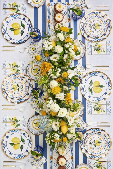 Italian Dinner Party, Italian Party, Paper Guest Towels, Tafel Decor, Plate Collection, Party Table Settings, Sukkot, Summer Tables, Bridal Shower Party