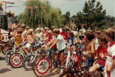 Vintage Holidays, Fourth of July Vintage Fourth Of July Aesthetic, 4th Of July Bike Parade, 4th Of July Nyc, Bike Parade, 80’s Aesthetic, Disney Actresses, Nostalgia 2000s, 4th Of July Parade, Country Summer