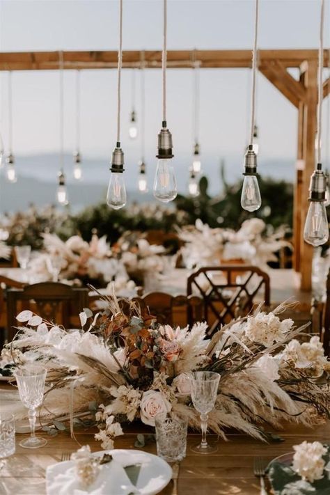 Boho Centerpieces Wedding Long Table, Minimalist Boho Wedding Decor, Glass House Wedding Decor, Beige Wedding Reception, Boho Wedding Centerpieces Round Table, Boho Chic Wedding Centerpieces, Centerpieces Boho Wedding, Wedding Centerpieces Boho, Fall Wedding Tablescapes