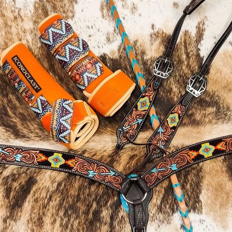 The Glamorous Cowgirl on Instagram: "How could you not be obsessed?? #theglamorouscowgirl #westen #barrelracing #horsetack #ranchy #cowgirl #barrelhorse #cowpony #westernfashion #westerntack #iconoclastboots" Barrel Tack Sets, Tackroom Ideas, Black Leather Background, Western Riding Tack, Bling Tack Sets, Western Tack Sets, Beaded Cactus, Barrel Racing Tack Rodeo, Bling Horse Tack