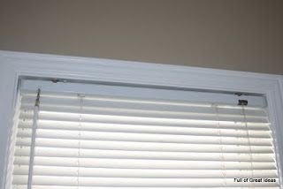 Full of Great Ideas: Problem solved - my cheap solution for broken blinds valance clips How To Fix Blinds, Diy Valance, White Valance, Chalk Paint Recipe, Valance Window Treatments, Problem Solved, Wooden Blinds, Wood Trim, Blinds For Windows