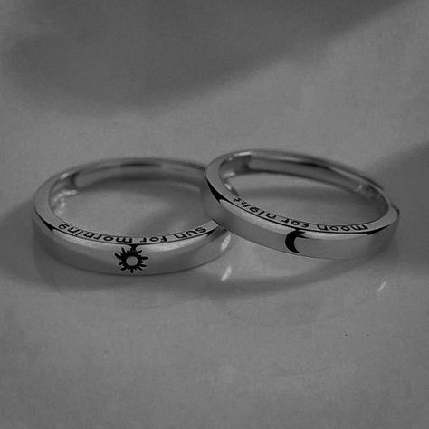 Couple Necklaces Aesthetic, Bff Rings, Girlfriend Ring, Matching Promise Rings, Cute Promise Rings, Ring For Boyfriend, Matching Couple Rings, Couples Accessories, Edgy Jewelry