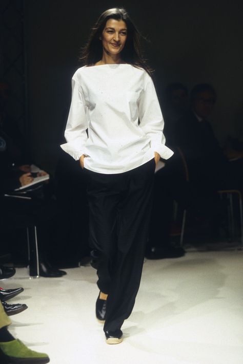 Hermès Spring 2000 Ready-to-Wear Collection | Vogue Yeezy Fashion, French Girls, Martin Margiela, Runway Collection, 가을 패션, Fashion Show Collection, Outfit Posts, Everyday Style, Simple Outfits