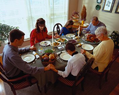 Seven Ways to Invite God to Thanksgiving Dinner Mealtime Prayers, Parenting Adult Children, Family Dinner Table, Thanksgiving Prayer, Thanksgiving Pictures, Thanksgiving Dinner Table, Christmas Dinner Table, Thanksgiving Family, Happy Thanksgiving Day