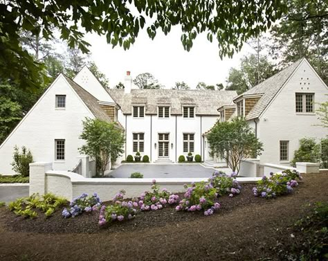 Farmhouse Elevation, English Farmhouse, French Country Modern, Brick And Wood, Atlanta Homes, Casa Exterior, White Brick, Exterior Brick, White Houses