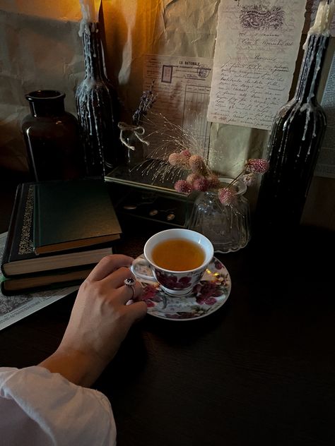 Dark Academia Drinks, Dark Academia Tea Party, Dark Tea Party Aesthetic, Dark Academia Food, Dark Academia Rain, Dark Academia Harry Potter, 23 Photoshoot, Tea Core, Classy Gentleman