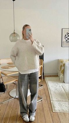 Winter Going Out Outfits, Mantel Outfit, Looks Adidas, 00s Mode, Pullovers Outfit, Winter Outfits Aesthetic, Skandinavian Fashion, Chique Outfits, Outfit Inspo Casual