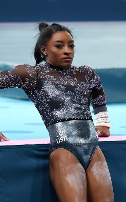 Simon Biles, Team Usa Gymnastics, Volleyball Bag, Amazing Gymnastics, Gymnastics Photos, Usa Gymnastics, Gymnastics Pictures, Olympic Gymnastics, Rio Olympics