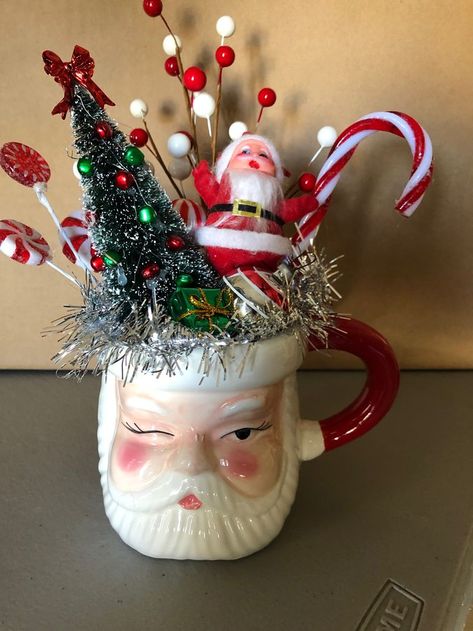 Christmas Tea Cup Crafts, Christmas Tea Cups, Teacup Ornaments, Teacup Christmas, Sand Creations, Decorated Cups, Christmas Diorama, Teacup Crafts, Vintage Christmas Crafts