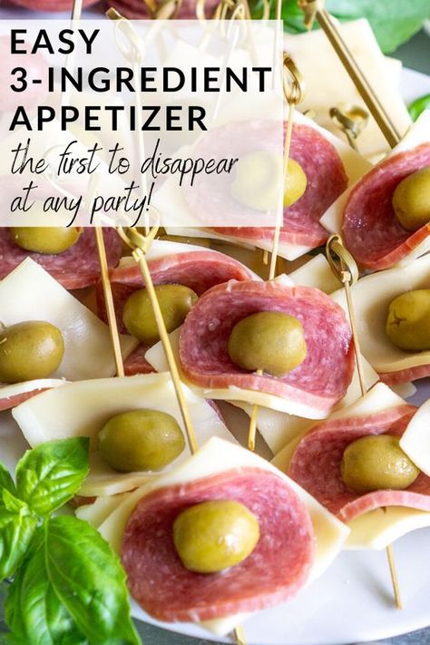 Olive Toothpick Appetizers, Appetizers On A Stick Bite Size, Appetizers With Cheese Cubes, Salami And Cheese Appetizers, Anniversary Party Appetizers, Last Minute Finger Food Ideas, Summer Crockpot Appetizers, Appetizer On Toothpick, Appetizer With Olives