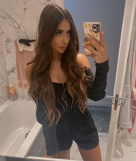 Danielle Mansutti on Instagram: “At this stage I am truly 90% hair 🦁 I was going to write a big caption, but the summarised version is your life WILL truly be so much…” Danielle Mansutti, 90 Hair, Mirror Selfie, Long Hair Styles, Hair Styles, Hair, On Instagram, Beauty, Instagram