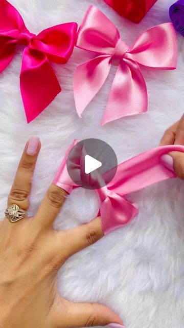 How To Do Hair Ribbons, Diy Small Bows Ribbons How To Make, Making Ribbon Bows Tutorials, Diy Bow From Ribbon, How To Make Cute Bows With Ribbon, Christmas Craft With Ribbon, Easy Hair Bows With Ribbon, How To Make A Tiny Bow With Ribbon, How To Make Small Ribbon Bows