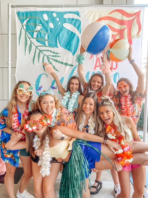 Luau Hawaian Party Outfit, Beach Theme College Party, Tropical Sorority Theme, Tropical Theme Outfit School, Beach Hoco Theme Outfit, Paradise Theme Party Outfit, Hawaiian Sorority Theme, Luau Party Outfit Ideas, Luau Spirit Day Outfit