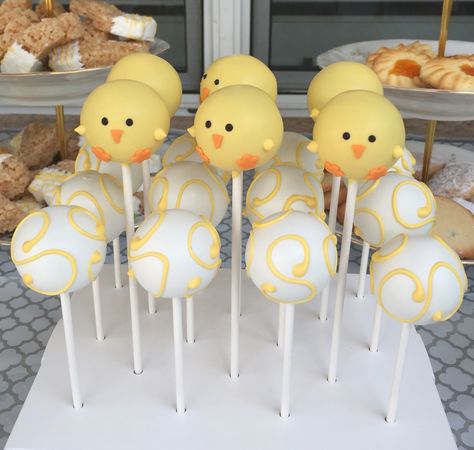 Cake Pops Designs Ideas, Baking Ideas Spring, Easter Cake Pops Easy, Cute Cake Pop Designs, Cute Cakepops, Spring Cake Pops Ideas, Easter Cake Pops Ideas, Aesthetic Cake Pops, Chick Themed Baby Shower Ideas