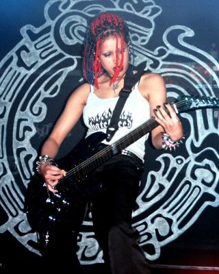 #kittieband #music #bands #2000s Kittie Band 90s, Fallon Bowman, 2000s Rock Bands, 2000s Mall, 2000s Bands, Kittie Band, 2000s Mall Goth, Jazmin Bean, Metal Fashion