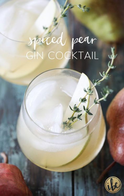 Pear Gin, Best Gin Cocktails, Pear Liqueur, Pear Cocktails, Fall Cocktails Recipes, Thanksgiving Drinks, Thanksgiving Cocktails, Gin Drinks, Spiced Pear