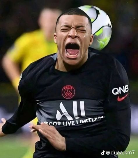 Mbappe Memes Funny, Mbappe Funny Face, Kylian Mbappe Meme, Football Funny Pictures, Funny Mbappe, Kylian Mbappe Funny, Haaland Funny, Kylian Mbappe Cute, Mbappe Funny