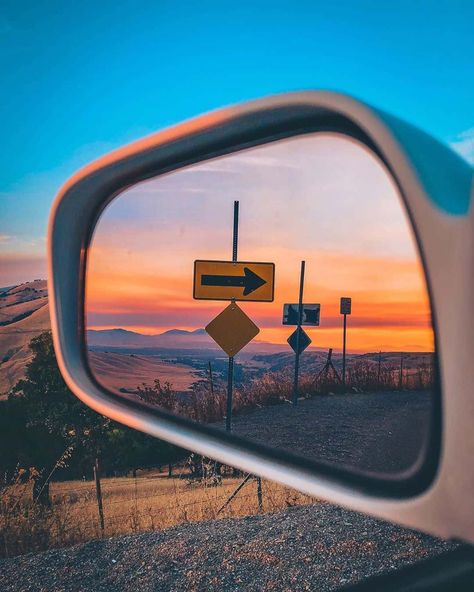 Mirror Different Reflection, Rear View Mirror Illustration, Glass Reflection Photography, Reflection Photography Ideas, Car Reflection, Reflection Aesthetic, Mirror Illustration, Mirror Photography, Reflection Photos