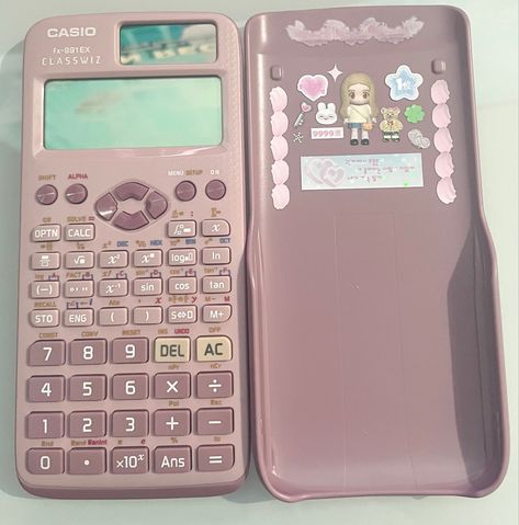 Calculator Decoration Stickers, Decorating Calculator, Decorated Calculator, Calculator Decoration, Calculator Aesthetic, Calculator Sticker, Pink Calculator, Calculator Design, Aesthetic School Supplies