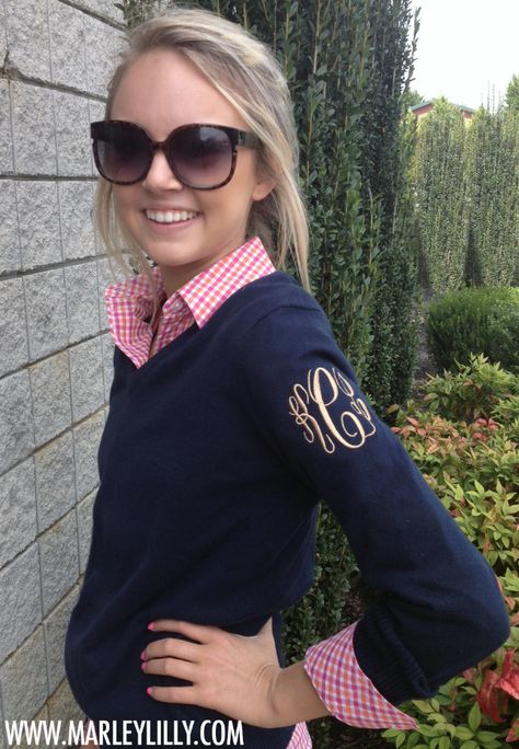 Monogrammed Ladies Long Sleeve V-Neck Sweaters...How CUTE!! Great place for a monogram! Monogram Outfit, Marley Lilly, Preppy Girl, Fashion Mode, Looks Style, Preppy Style, Look Fashion, Passion For Fashion, Vneck Sweater