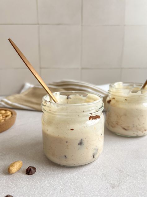 Snickers Cheesecake Pudding (High Protein) Protein Cheesecake Pudding, Cheesecake Protein Pudding, Cottage Cheese Dessert Recipes, Cottage Cheese Desserts, 20 Grams Of Protein, Banana Pudding Desserts, Cheese Pudding, Snickers Cheesecake, Peanut Butter Protein Bars