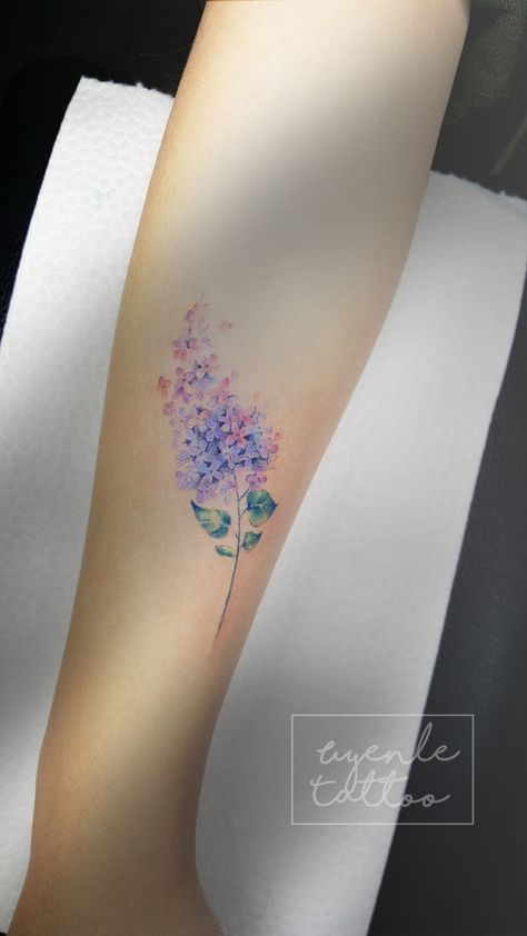 Jewelry Tattoo - Never miss the amazing and greatest offer. Click to visit and discover more! Lilac Tattoo, Purple Tattoos, Butterfly Tattoo On Shoulder, Tato Minimal, Ankle Tattoos For Women, Mom Tattoo, Flower Tattoo Shoulder, Tattoo Color, Jewelry Tattoo