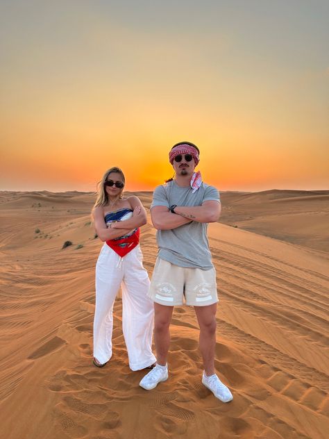 Desert Safari Photo Ideas, Desert Safari Outfit Dubai Couple, Dubai Couple Pictures, Dubai Outfits Ideas Men, Dubai Couple Photography, Rajasthan Photo, Desert Safari Outfit, Dubai Ideas, Dubai Picture Ideas